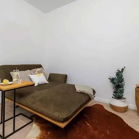 Near In 54774 דירה